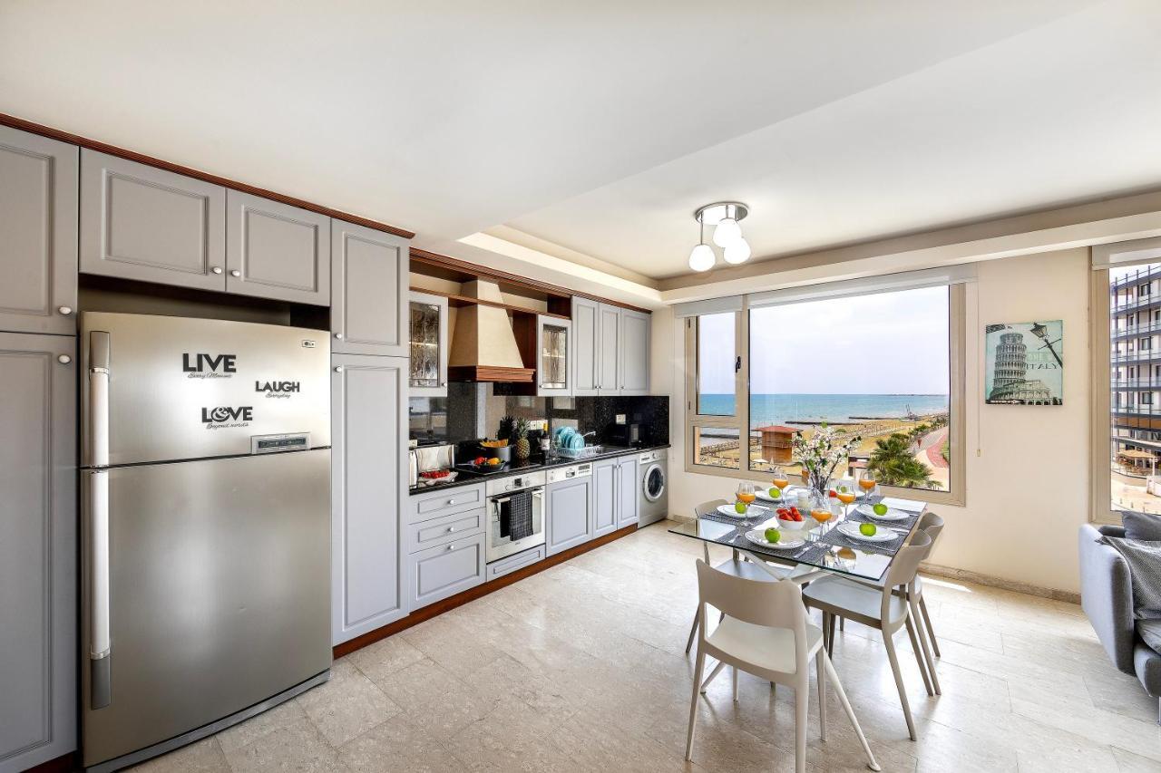 Mackenzie Beachfront Eftyhia Suite Larnaca Exterior foto