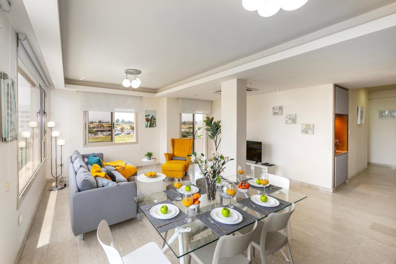 Mackenzie Beachfront Eftyhia Suite Larnaca Exterior foto