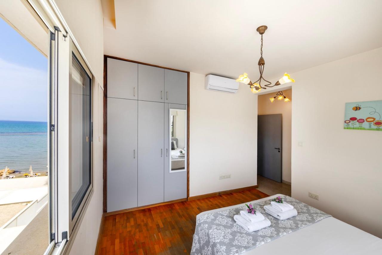 Mackenzie Beachfront Eftyhia Suite Larnaca Exterior foto