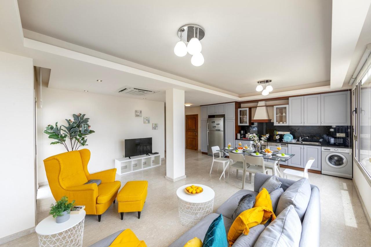 Mackenzie Beachfront Eftyhia Suite Larnaca Exterior foto