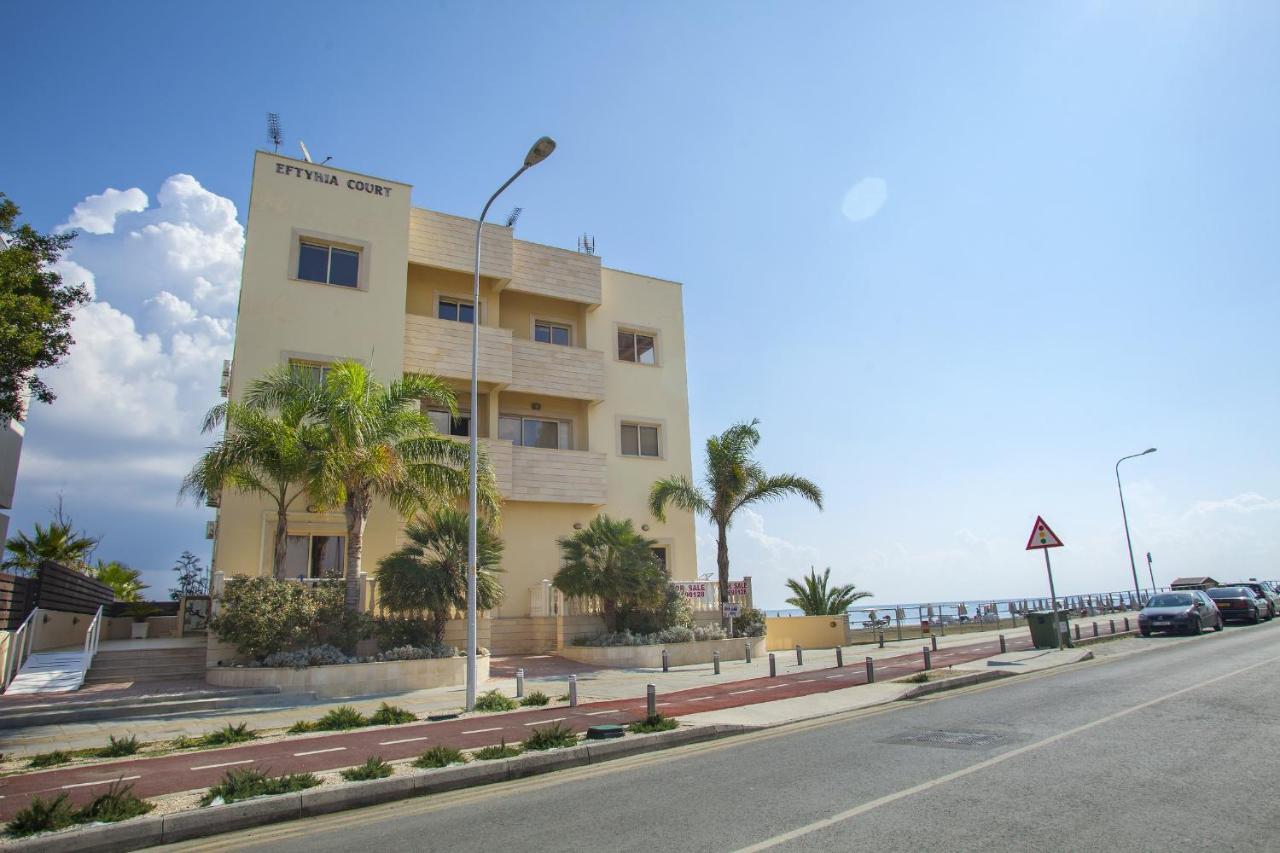 Mackenzie Beachfront Eftyhia Suite Larnaca Exterior foto